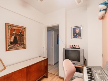 Departamento en Venta. Cuatro ambientes. Dependencia. Cochera. Baulera. Belgrano