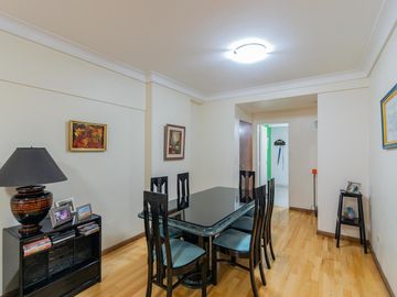 Departamento en Venta. Cuatro ambientes. Dependencia. Cochera. Baulera. Belgrano