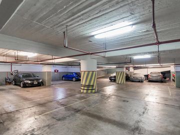 Departamento en Venta. Cuatro ambientes. Dependencia. Cochera. Baulera. Belgrano