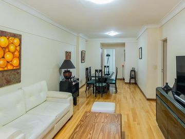 Departamento en Venta. Cuatro ambientes. Dependencia. Cochera. Baulera. Belgrano