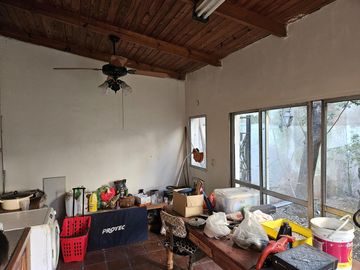 Imponente propiedad a pasos de Av, Jujuy, Av. Juan de Garay, Acceso autopista, barrio residencial.