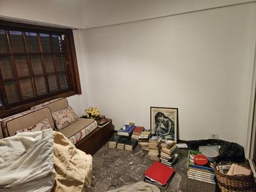 Imponente propiedad a pasos de Av, Jujuy, Av. Juan de Garay, Acceso autopista, barrio residencial.