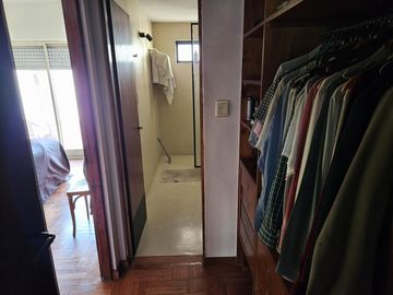 Imponente propiedad a pasos de Av, Jujuy, Av. Juan de Garay, Acceso autopista, barrio residencial.