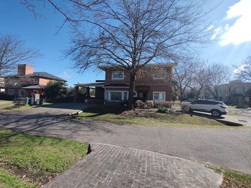 Casa en  ALQUILER