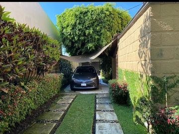 Venta casa en Cuernavaca con seguridad 24/7