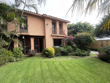 Venta casa en Cuernavaca con seguridad 24/7