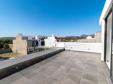Casa en Venta en Santa Anita, Tlajomulco de Zuñiga, Jalisco.