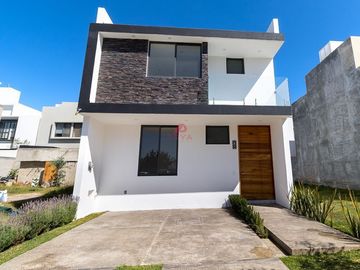 Casa en Venta en Santa Anita, Tlajomulco de Zuñiga, Jalisco.