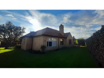 RENTO ACOGEDORA CASA EN SANTA ANA DE CHIA I