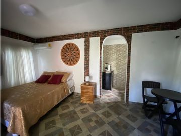 VENTA DE CASA CON 3 CABAÑAS EN CORONADO 2.800 MTS YL