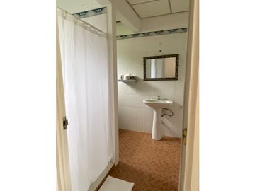 VENTA DE CASA CON 3 CABAÑAS EN CORONADO 2.800 MTS YL