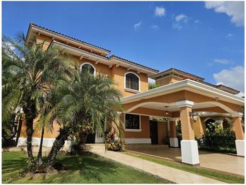 VENTA DE CASA EN CLAYTON VILLAGE yl