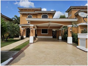 VENTA DE CASA EN CLAYTON VILLAGE yl