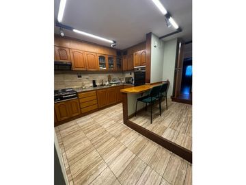 VENTA - SEMIPISO DE 3 DORMITORIOS Y 2 BAÑOS EN NUEVA CÓRDOBA