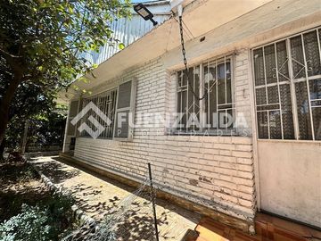 Casa en Venta en Alberto Llona con José Manuel Irarrázaval.