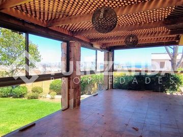 Casa en Venta en Av El amanecer, Peñuelas