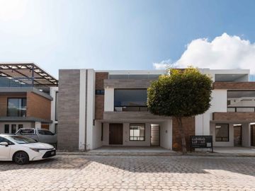 CASA EN VENTA EN LOMAS DE ANGELÓPOLIS PUEBLA(SAN ANDRÉS CHOLULA)CAZ