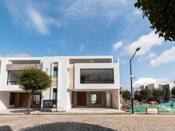 CASA EN VENTA EN LOMAS DE ANGELÓPOLIS PUEBLA(SAN ANDRÉS CHOLULA)CAZ