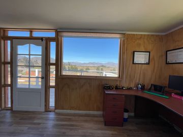 Gran parcela con amplia casa en Fundo Loreto