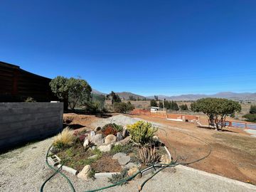 Gran parcela con amplia casa en Fundo Loreto