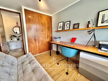 Espectacular Penthouse 2 dormitorios con vista oriente.