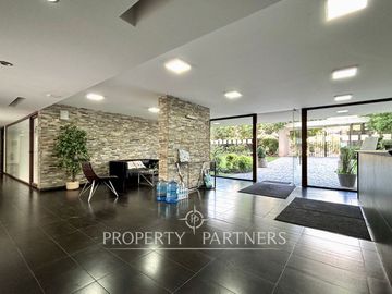 Espectacular Penthouse 2 dormitorios con vista oriente.
