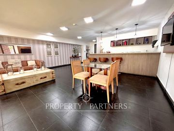 Espectacular Penthouse 2 dormitorios con vista oriente.
