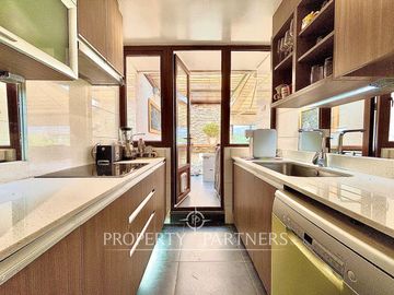 Espectacular Penthouse 2 dormitorios con vista oriente.