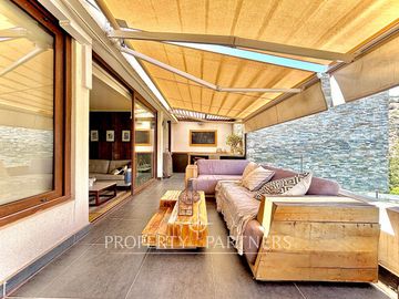 Espectacular Penthouse 2 dormitorios con vista oriente.