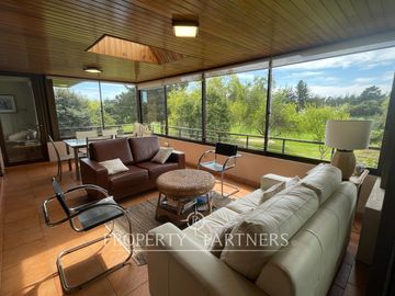 Departamento con amplia vista al golf