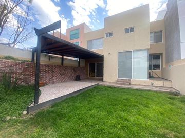 Casa en venta en Cumbres del Lago