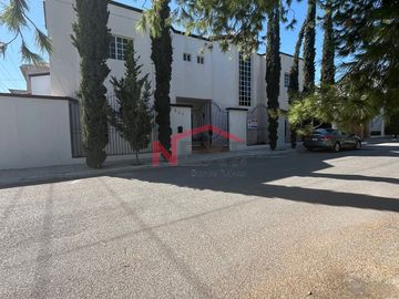 Casa en venta en esquina al norte con alberca