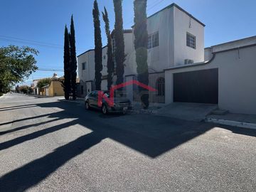 Casa en venta en esquina al norte con alberca