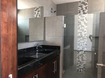 VENTA DE CASA EN LA ANTIGUA CEMENTERA