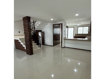 VENTA DE CASA EN LA ANTIGUA CEMENTERA
