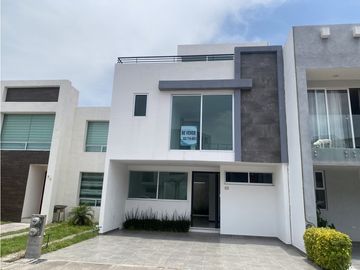 VENTA DE CASA EN LA ANTIGUA CEMENTERA