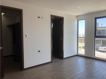 VENTA DE CASA EN LA ANTIGUA CEMENTERA
