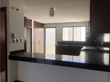 VENTA DE CASA EN LA ANTIGUA CEMENTERA
