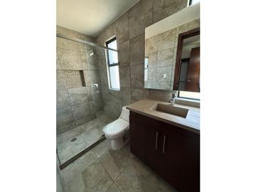 VENTA DE CASA EN SENDERO DEL FRESNO