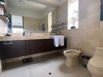IMPECABLE DEPARTAMENTO EN MIRAFLORES