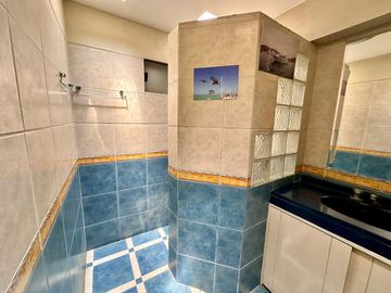 DEPARTAMENTO DUPLEX  EN AV. VELASCO ASTETE 265