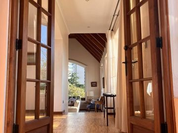 Venta Amplia  Casa en Sector Residencial de Pinares de Montemar