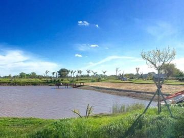 Casa en venta - 2 Dormitorios 2 Baños - Cochera - 1000mts2 - Campos de La Enriqueta, La Plata