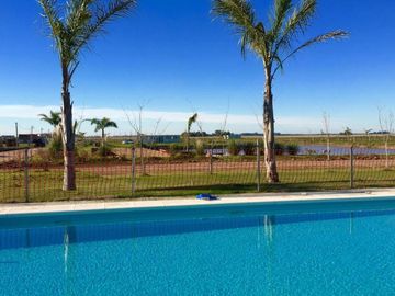 Casa en venta - 2 Dormitorios 2 Baños - Cochera - 1000mts2 - Campos de La Enriqueta, La Plata