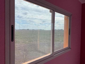 Casa en venta - 2 Dormitorios 2 Baños - Cochera - 1000mts2 - Campos de La Enriqueta, La Plata