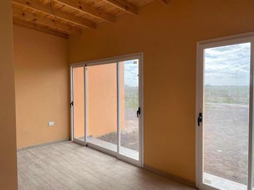 Casa en venta - 2 Dormitorios 2 Baños - Cochera - 1000mts2 - Campos de La Enriqueta, La Plata
