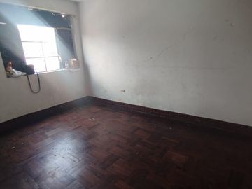 Amplia Casa de 2 pisos en Cercado de Lima