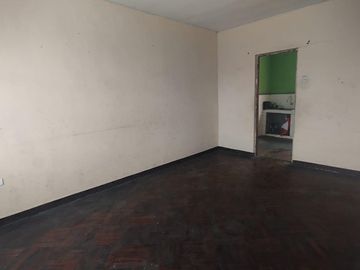 Amplia Casa de 2 pisos en Cercado de Lima