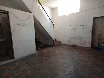 Amplia Casa de 2 pisos en Cercado de Lima