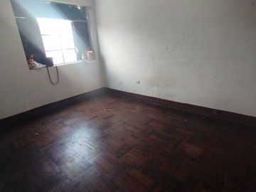 Amplia Casa de 2 pisos en Cercado de Lima